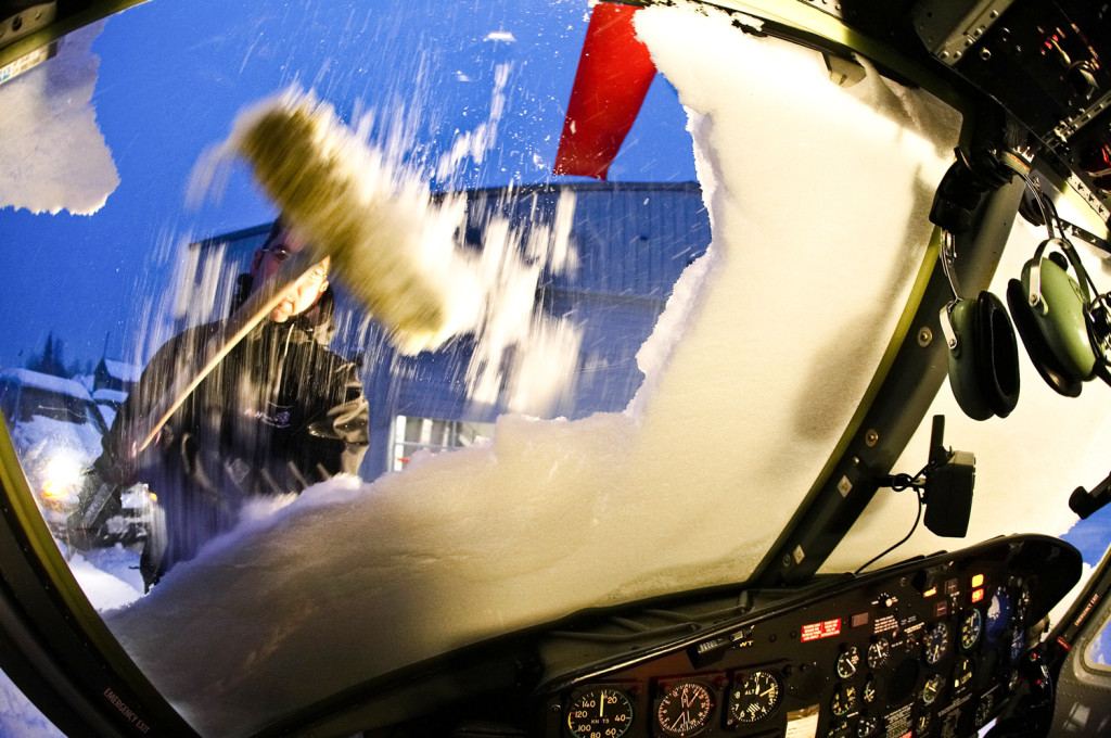 The Old 6 Am Window Snow Dust Off. Classic. Photo: Randy Lincks