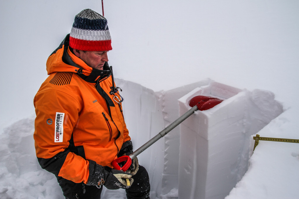 Understanding The Snow Is Integral To The Guide's Decisions. Photo: Hidehiko Chiyasu