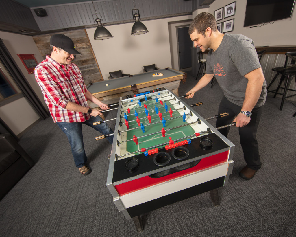 New Bar &Amp; Entertainment Area - Bell 2 Lodge 8 Foosball.