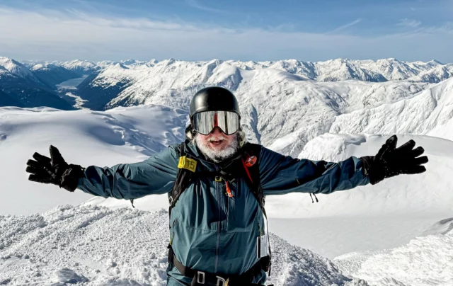 A few of our favourites from the last week of March. Thanks to Mike Watling, Nicholas Rapaich, and Emmanuel de Haller for the stills. 

#heliski #heliskiing #heli #heliskiingcanada #heliskiingbc #skibc #bigmountain #springski #springskiing #alpine #mountains #alpineskiing